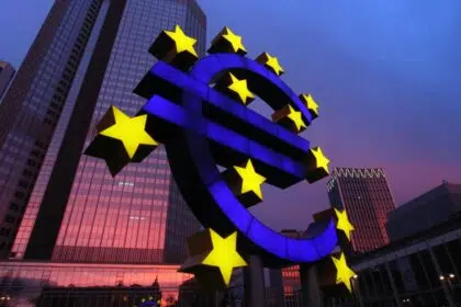 ECB Executive Says Inflation Risks Are Balanced